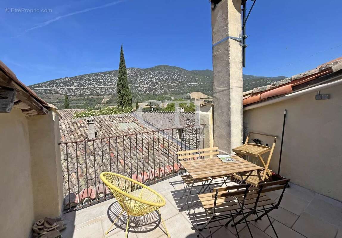 Appartement à MALAUCENE