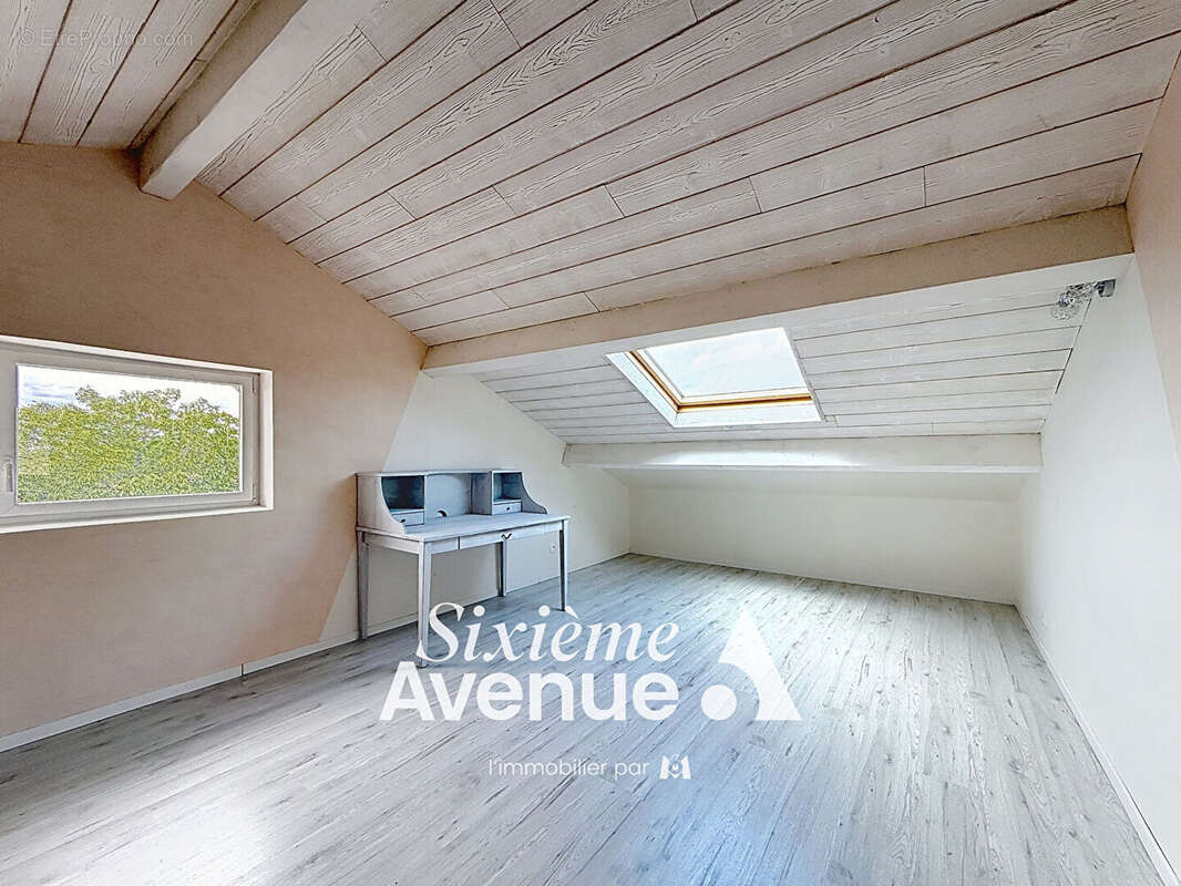 Maison à DECINES-CHARPIEU