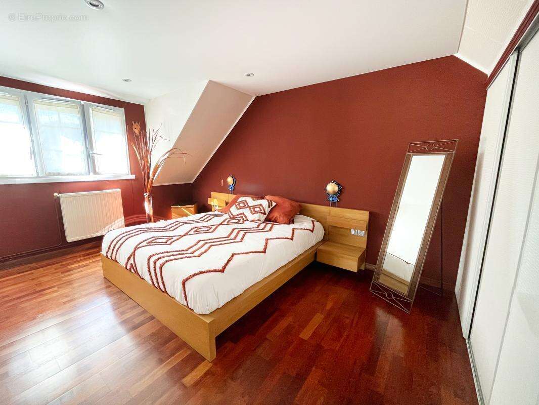 Maison à PONTAULT-COMBAULT