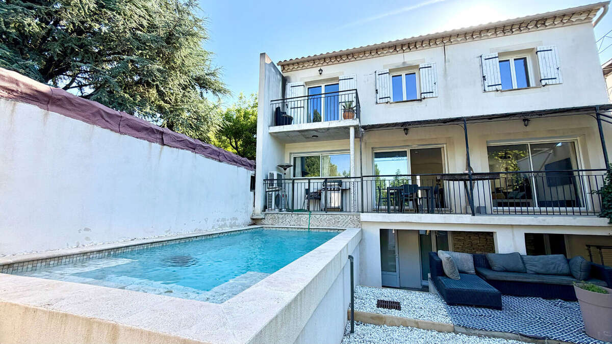 Maison à SORGUES