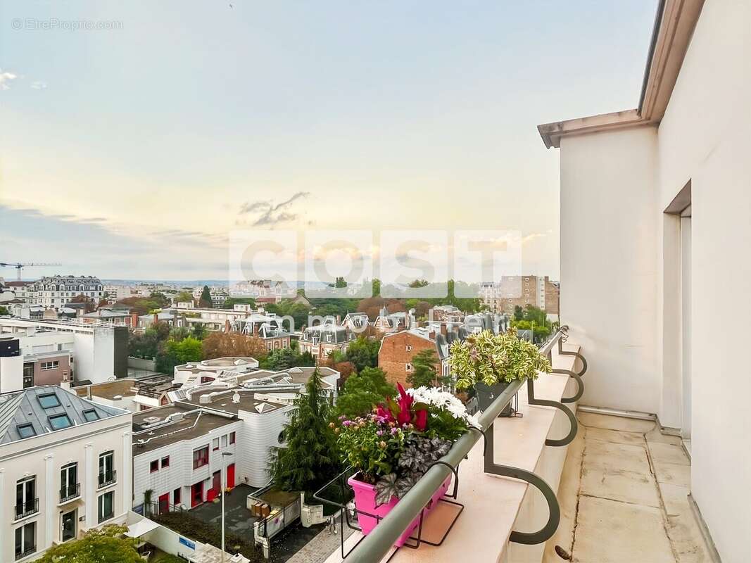 Appartement à COURBEVOIE