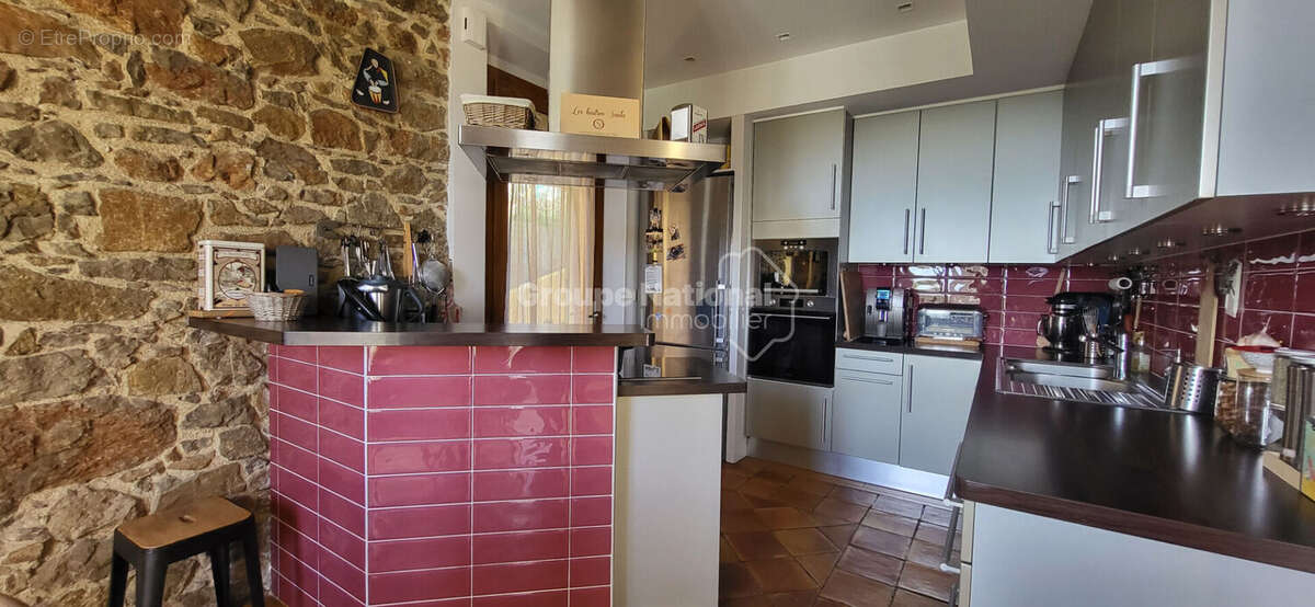 Maison à LA ROQUETTE-SUR-SIAGNE