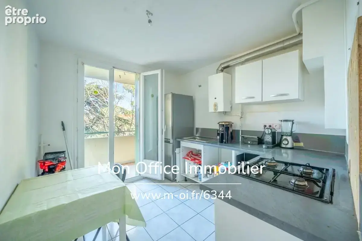 Référence : 6344-MCO. - Exclusivité Appartement 1/2  pièces d'une surface de 35 m2 au dernier étage plus parking privatif et cav - photo 3