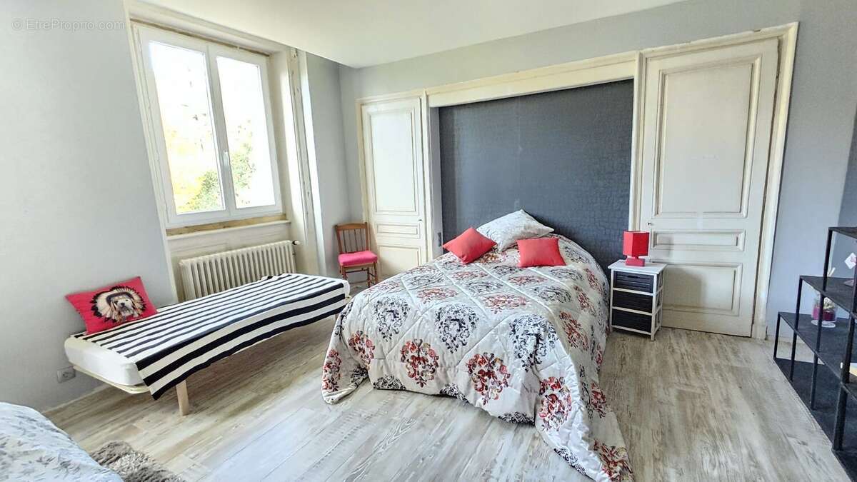 Maison à LA TALAUDIERE