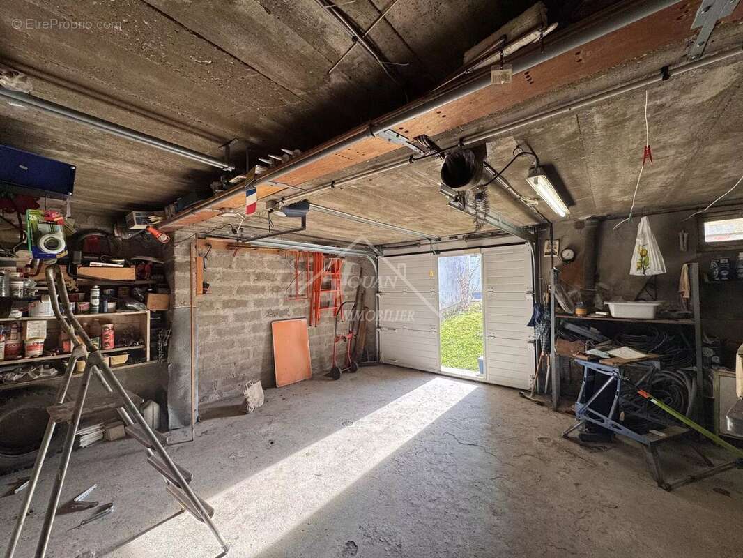 Maison à DOMPIERRE-SUR-BESBRE