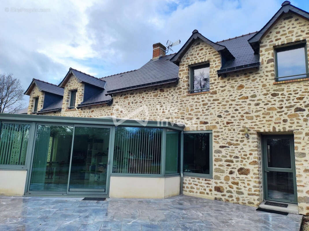 Maison à COMMER