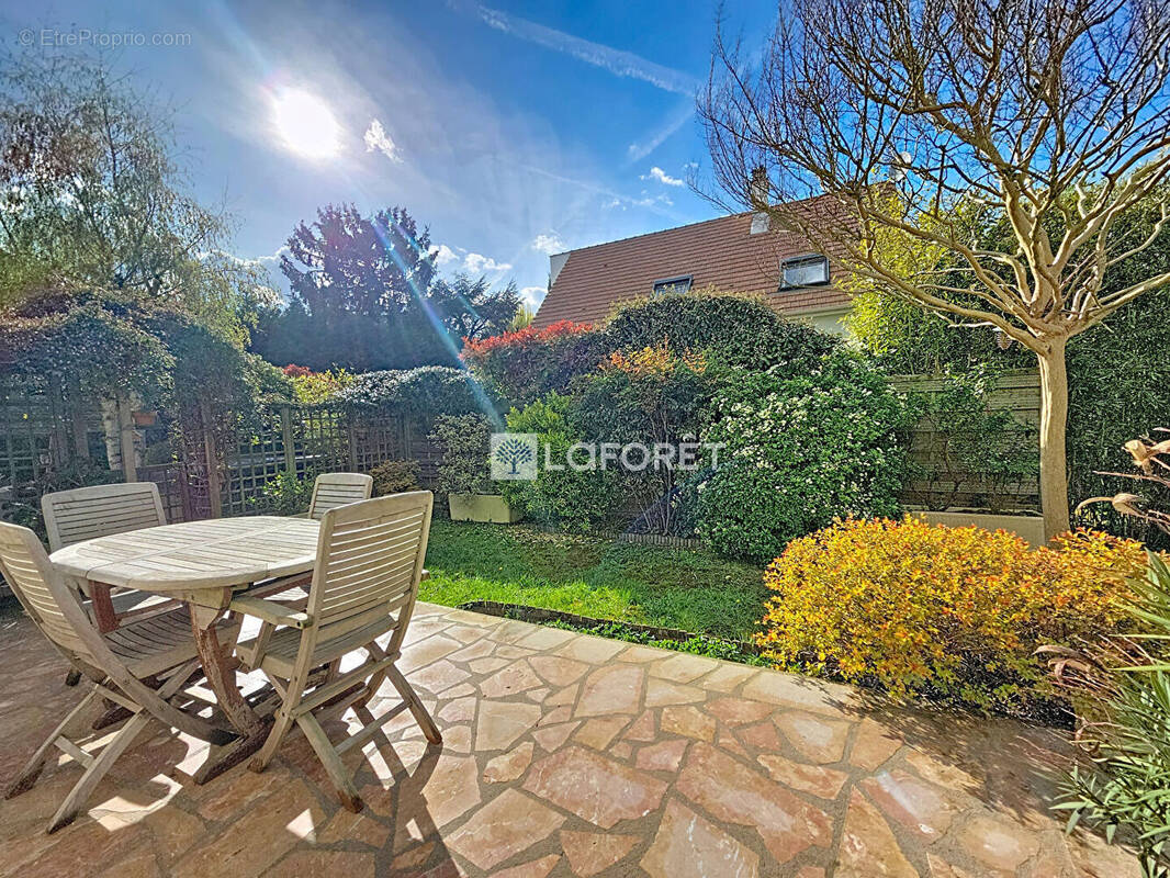 Maison à L'HAY-LES-ROSES