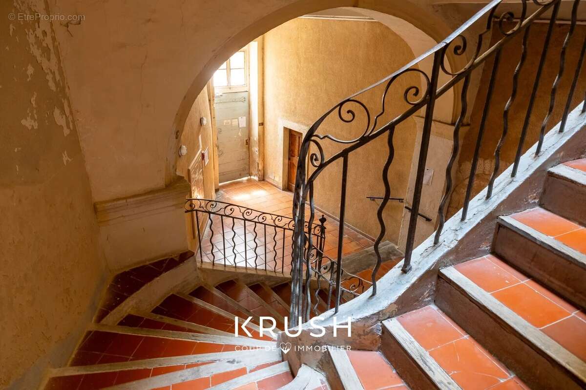 Appartement à MARSEILLE-2E