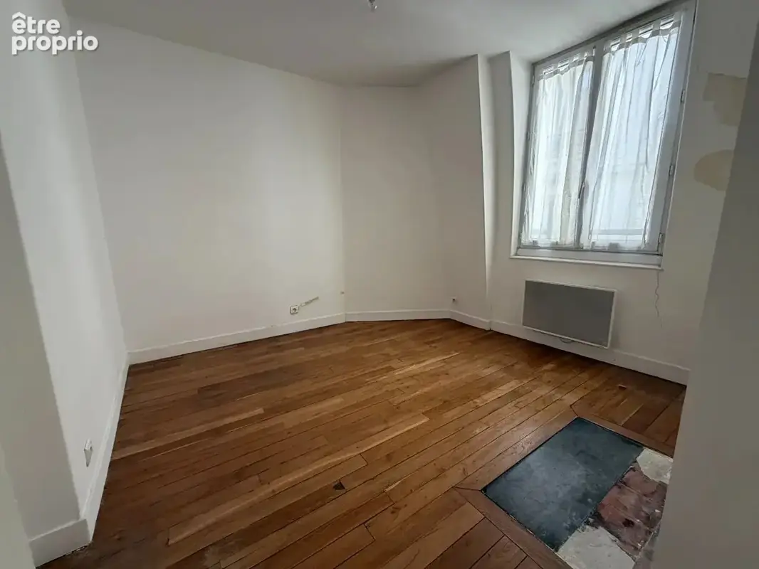 Appartement 3 pièces à fort potentiel FAUBOURG SAINT ANTOINE - photo 4