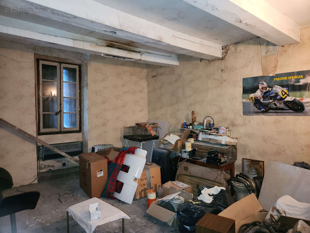 Maison à SAINTE-CECILE-LES-VIGNES