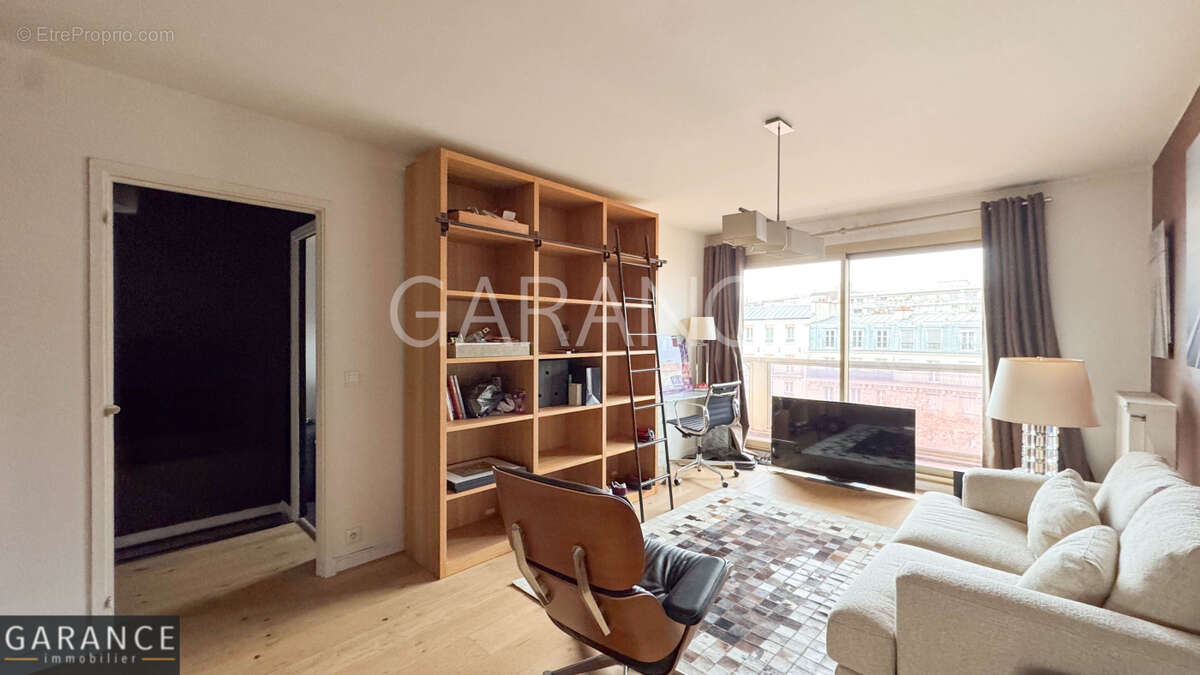 Appartement à PARIS-14E