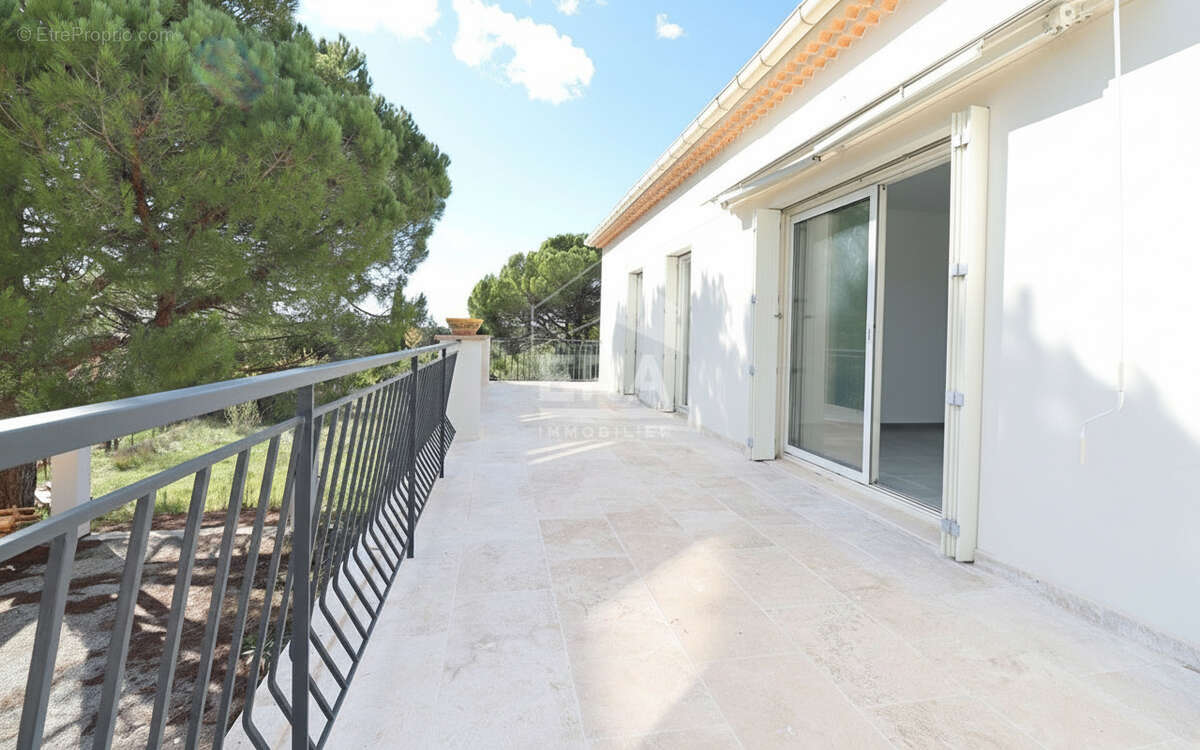 Maison à EGUILLES