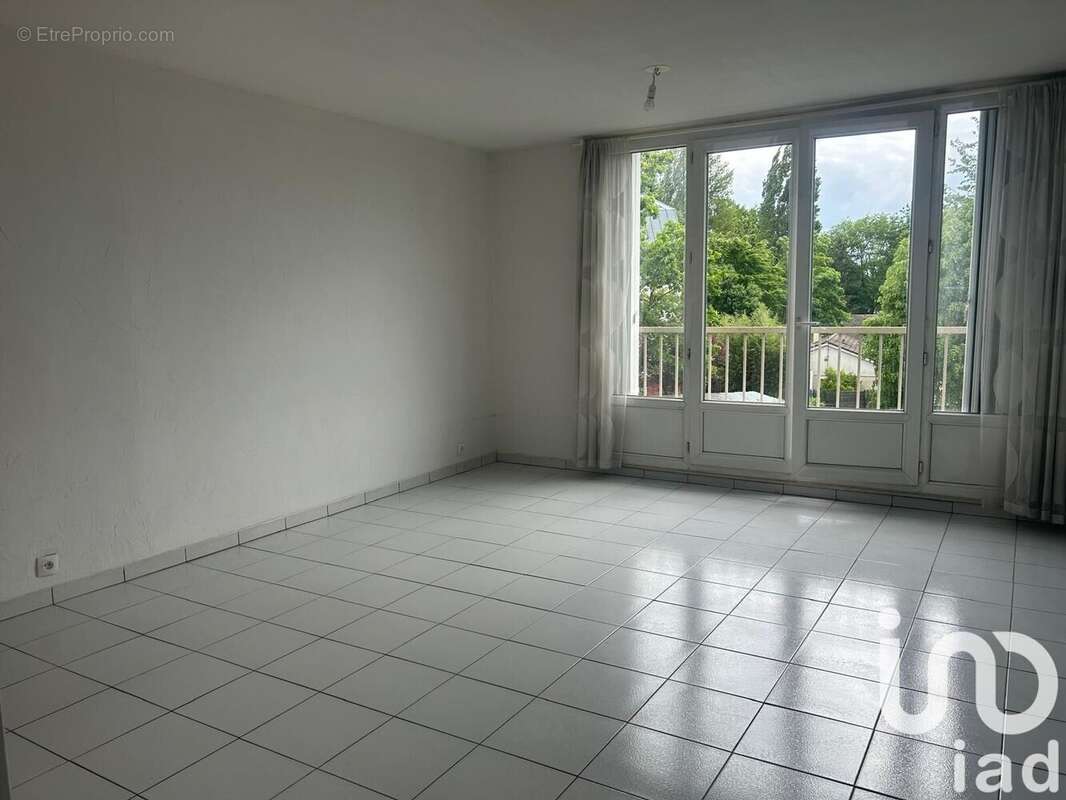 Photo 2 - Appartement à LE PLESSIS-TREVISE