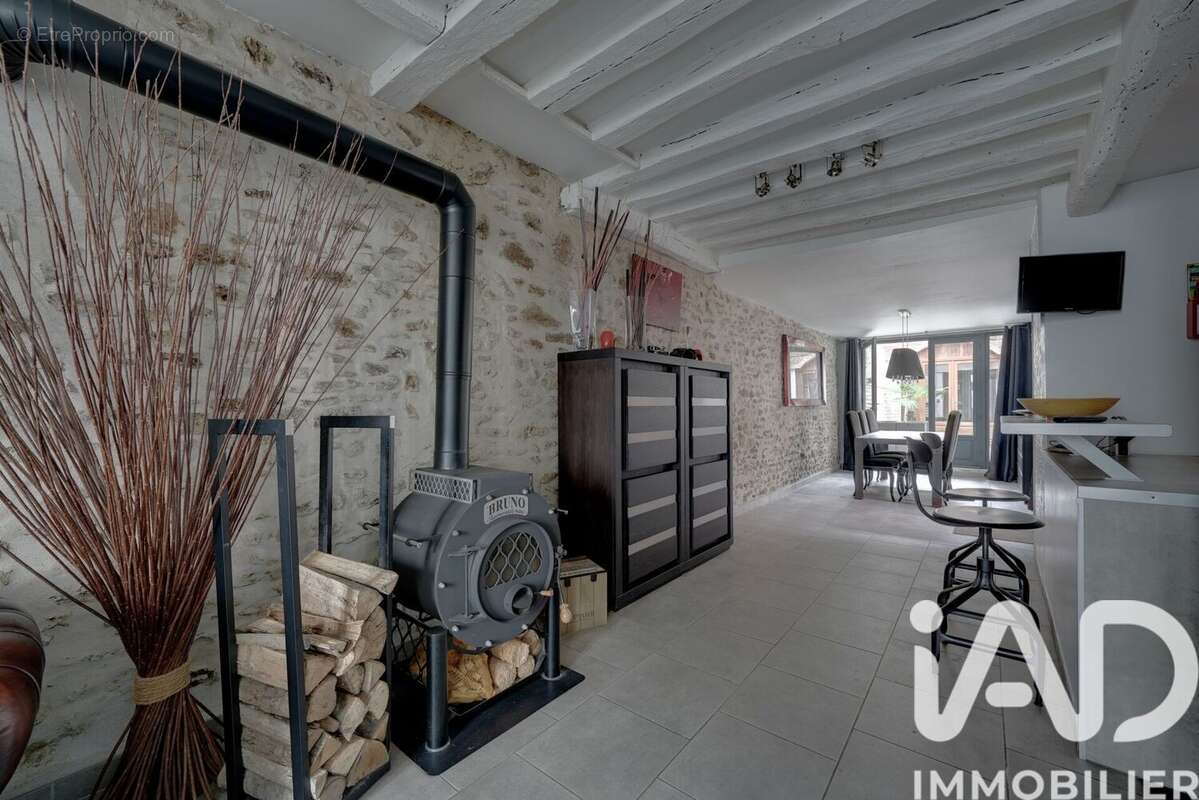 Photo 2 - Maison à LIEUSAINT