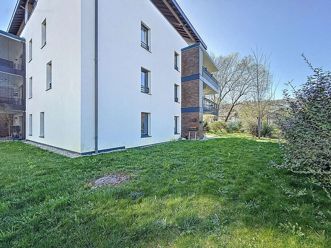 Appartement à POISY