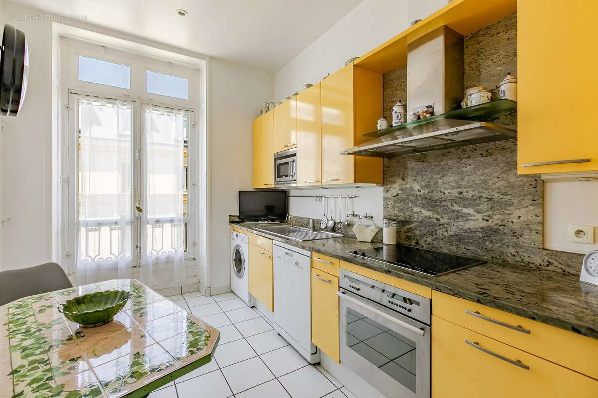 Monceau.  Appartement  lumineux de 4 pièces de 117m² en étage élevé. - photo 12