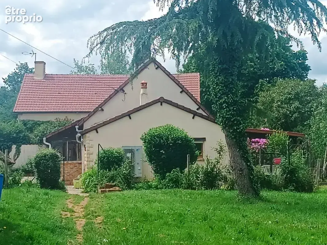 Maison à CERILLY