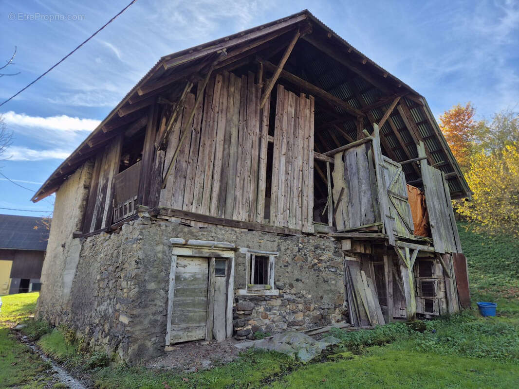Bâtisse à rénover + maisonnette, 1484 m2 de terrain ! - photo 4