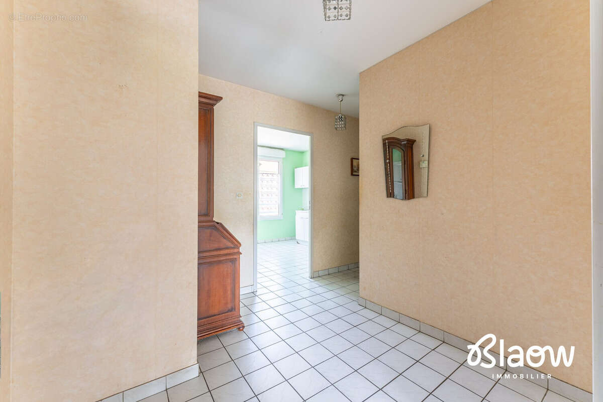 Appartement 90 m² à Meyzieu  - photo 7