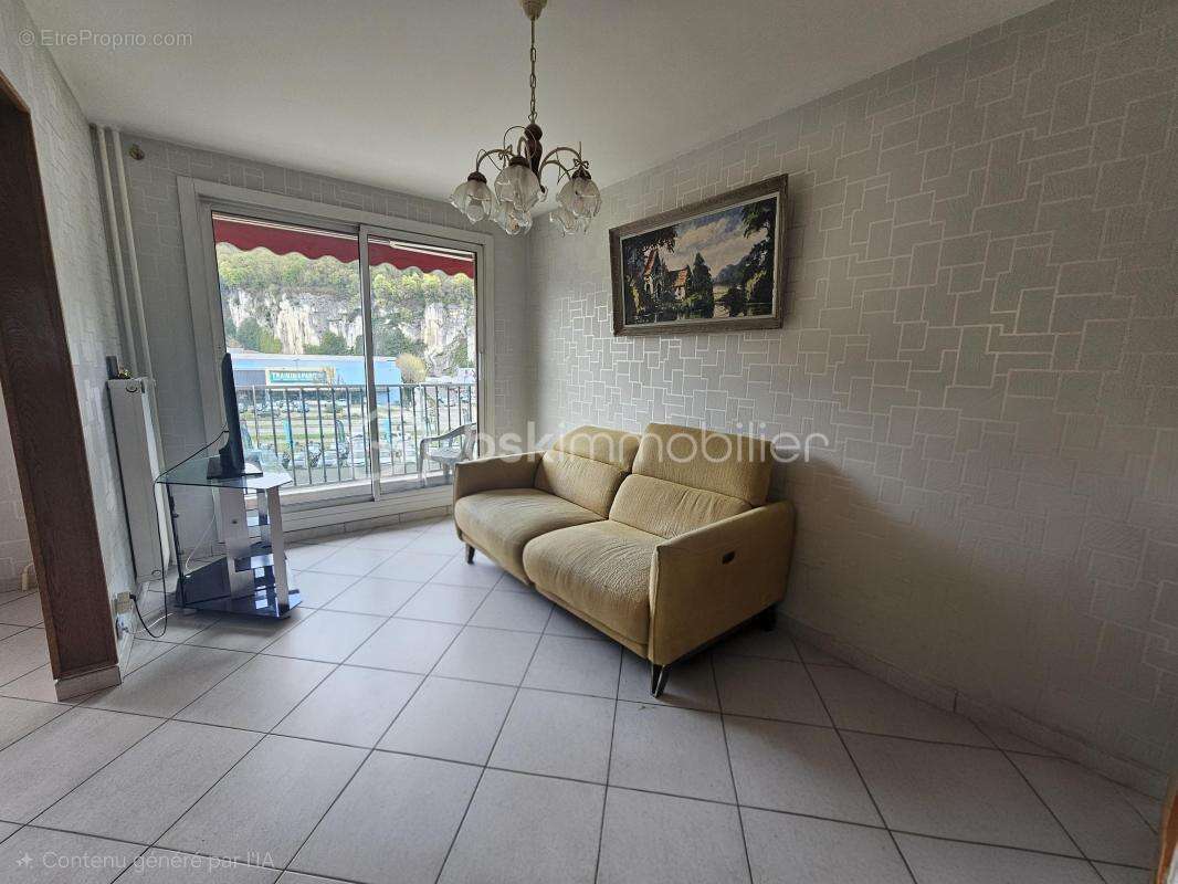 Appartement à FONTAINE