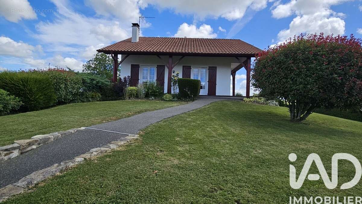 Maison 116 m² à Domezain-Berraute  - photo 2