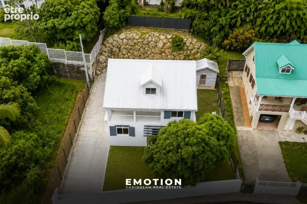 Maison à BAIE-MAHAULT
