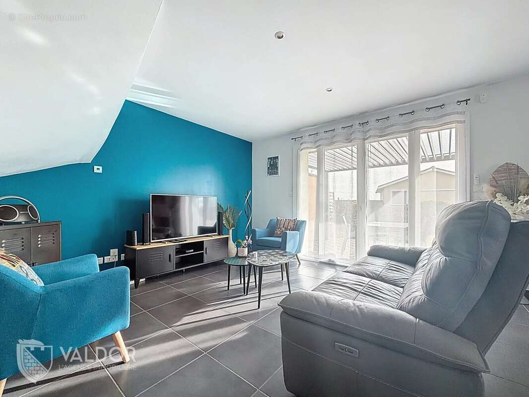 Maison à MONTMERLE-SUR-SAONE