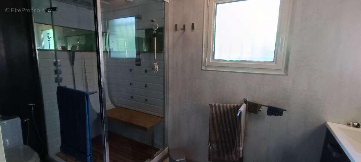 Maison à GENISSIEUX