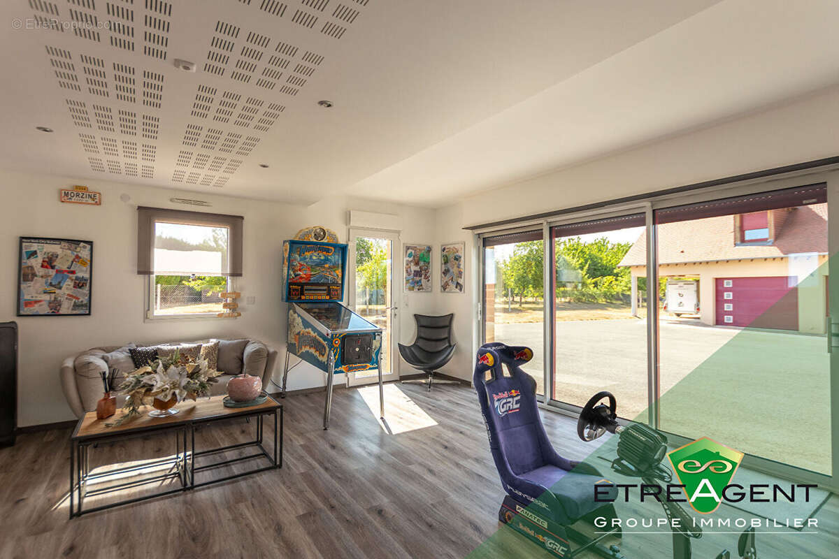 Maison SAINT AUBIN D'ÉCROSVILLE - 379 m² - 5 chambres - photo 5