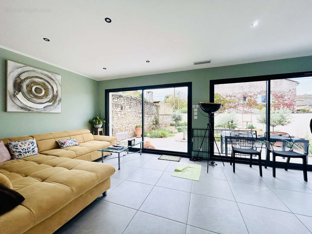 Maison à MORIERES-LES-AVIGNON