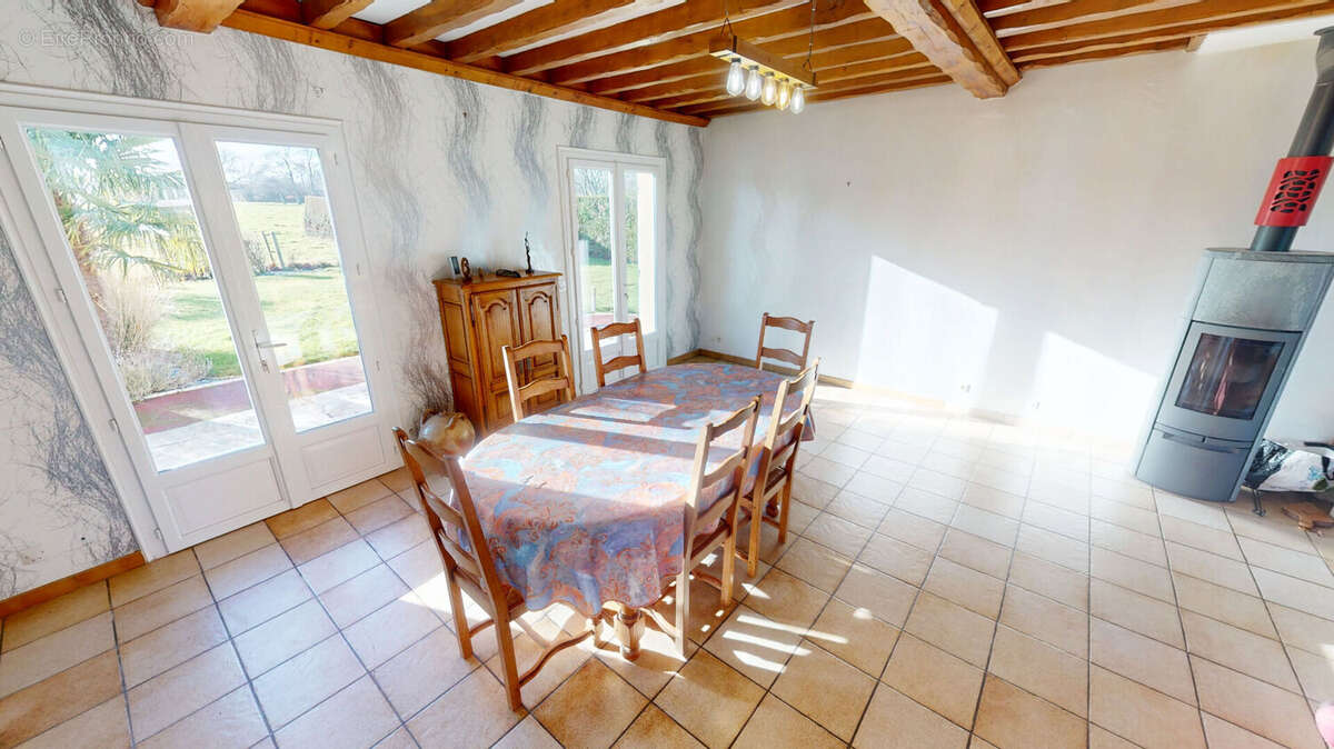 Maison à SAINT-MARTIN-DES-ENTREES