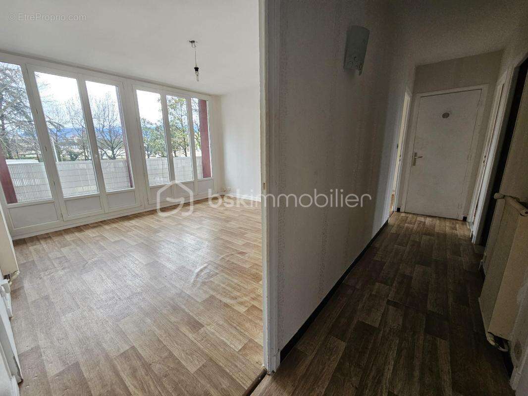 Appartement à MEYLAN