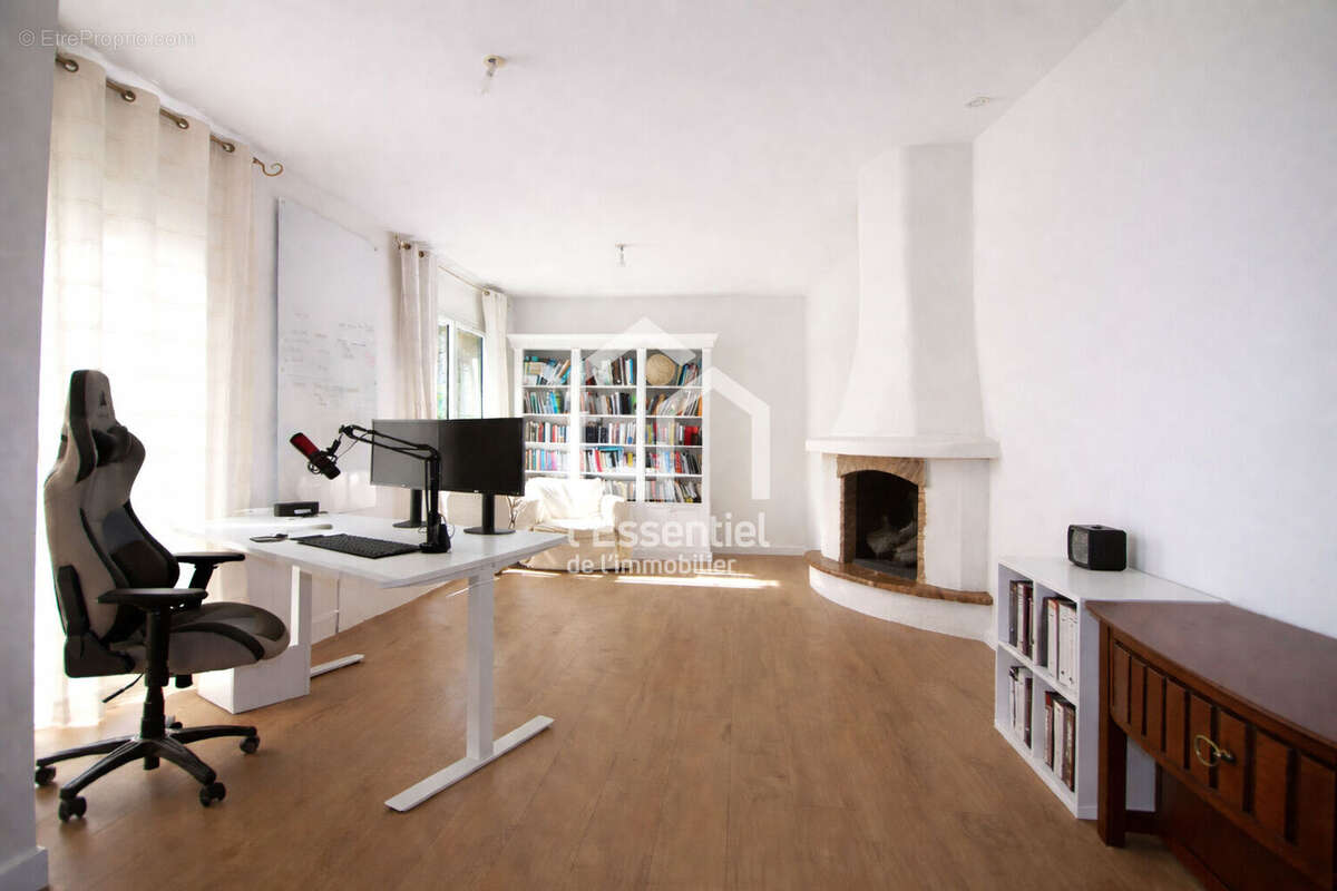 Maison à VERNEUIL-SUR-SEINE