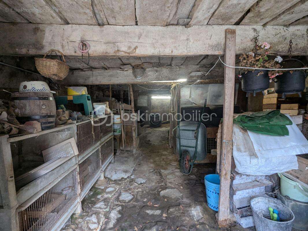 Maison à CHARBONNIERES-LES-VIEILLES