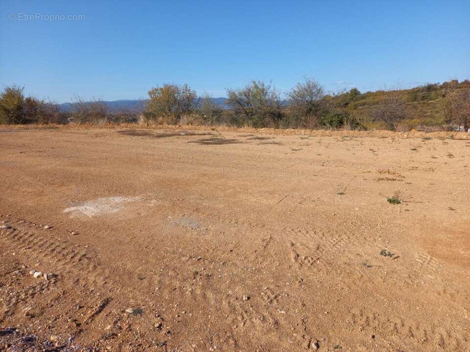 Terrain 230 m² à Magalas  - photo 2