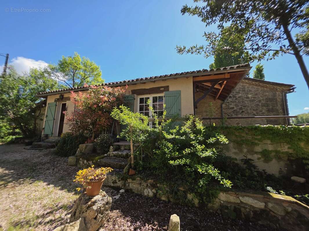 Maison à LAUZUN