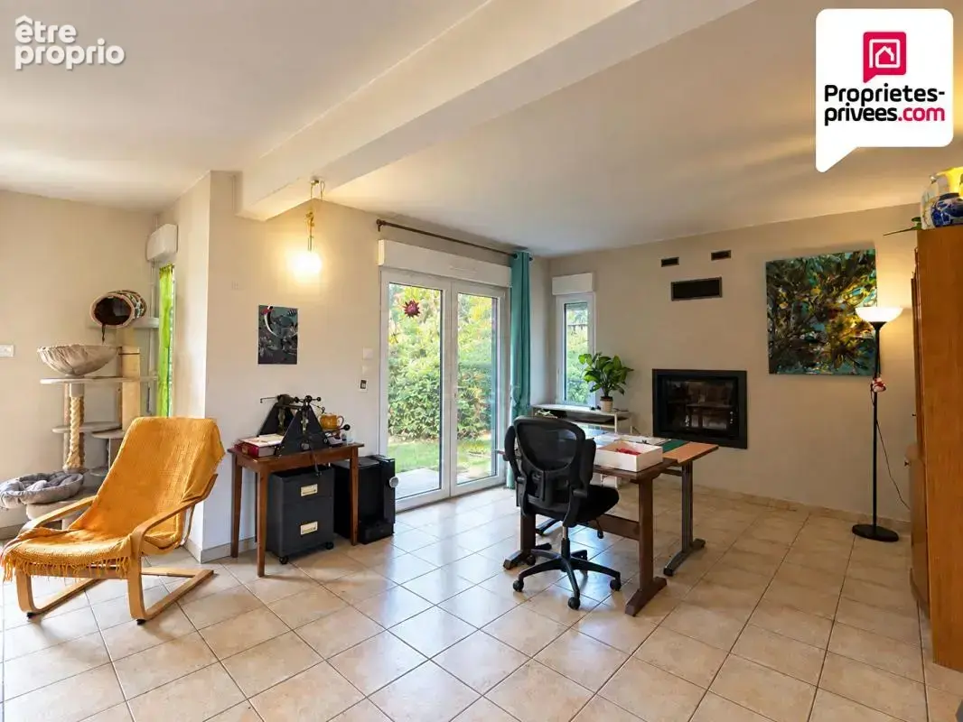 Maison  Indépendante située à Yvré L'Évêque,  8 pièce(s) 157 m2 sur parcelle de 867 m2 - photo 2