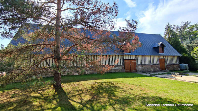 Maison à LE BEC-HELLOUIN