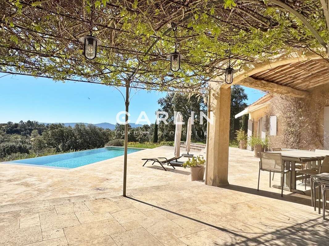 Maison à LA GARDE-FREINET