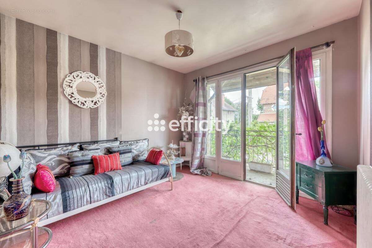 Maison à COMBS-LA-VILLE