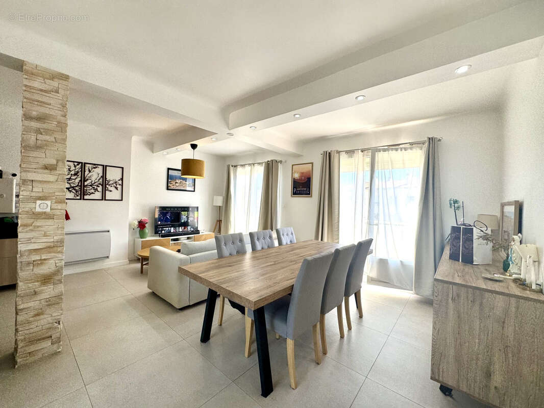 Appartement type 4 62m2 entièrement rénové - photo 3