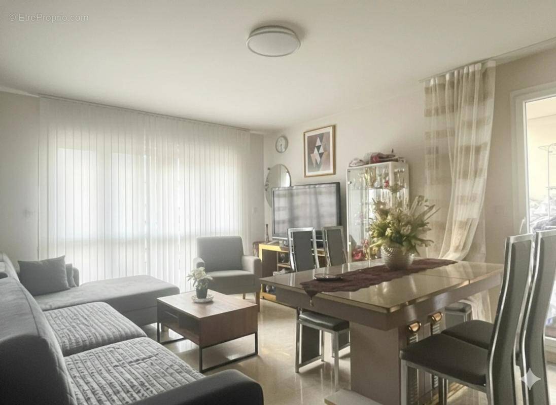 Appartement à VIGNEUX-SUR-SEINE