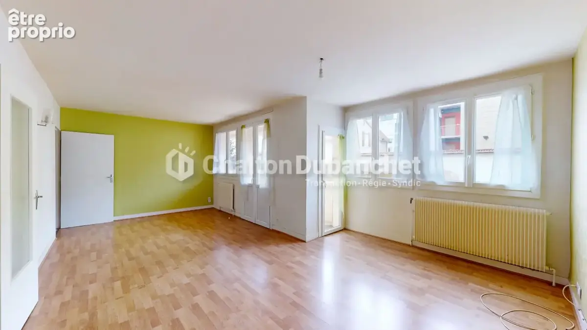 Roanne centre-ville -  appartement 74 m²  - 2 chambres - garage - photo 2