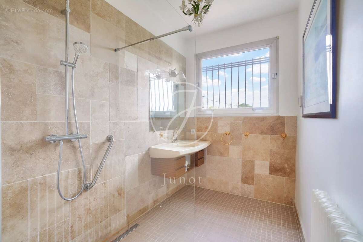 Maison à LE VESINET