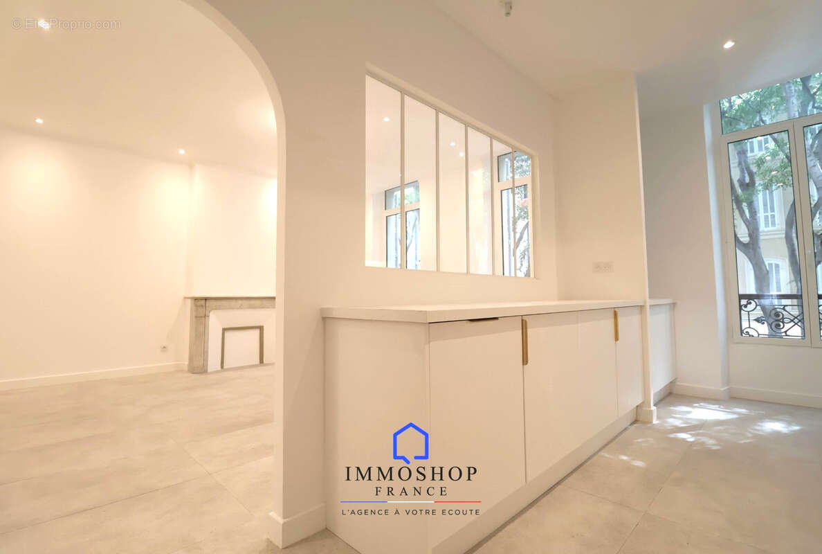 Appartement à MARSEILLE-1E