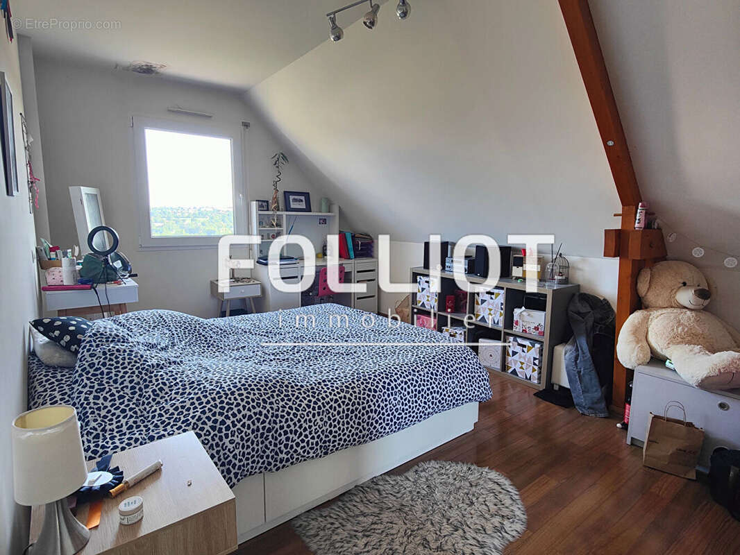 Maison à CONDE-SUR-VIRE