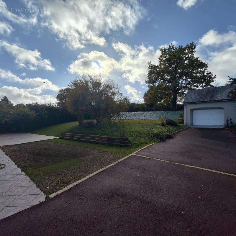 Maison à NEUILLE-PONT-PIERRE