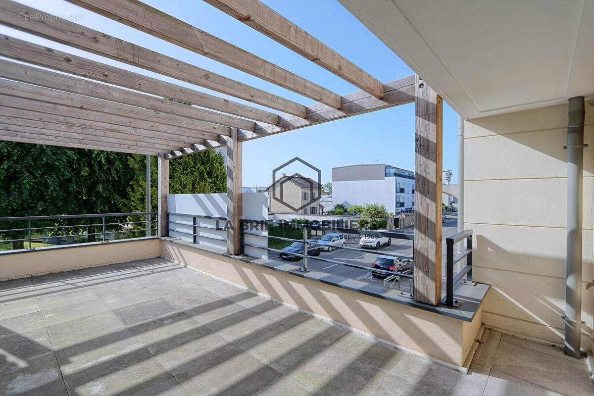 Appartement à CHENNEVIERES-SUR-MARNE