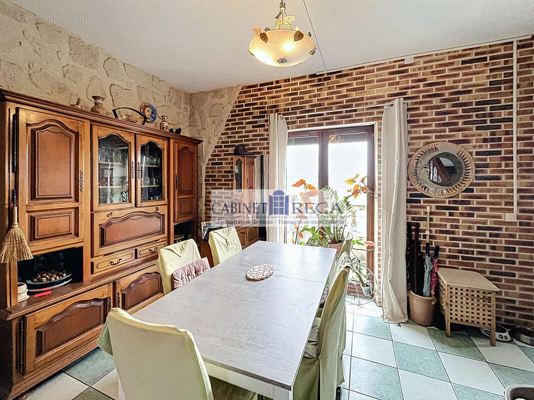 Maison de ville de type 3 en Triplex - NOYON (60400) - photo 2