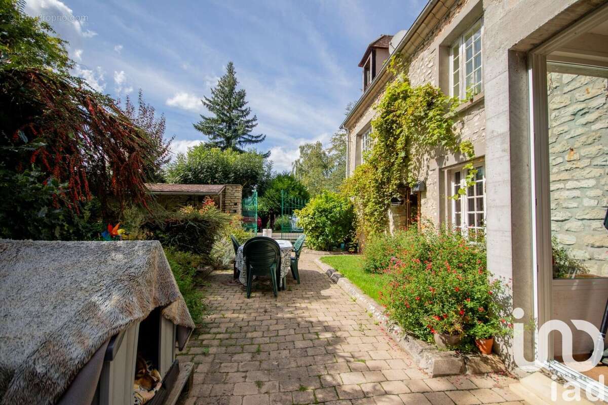 Photo 3 - Maison à VETHEUIL